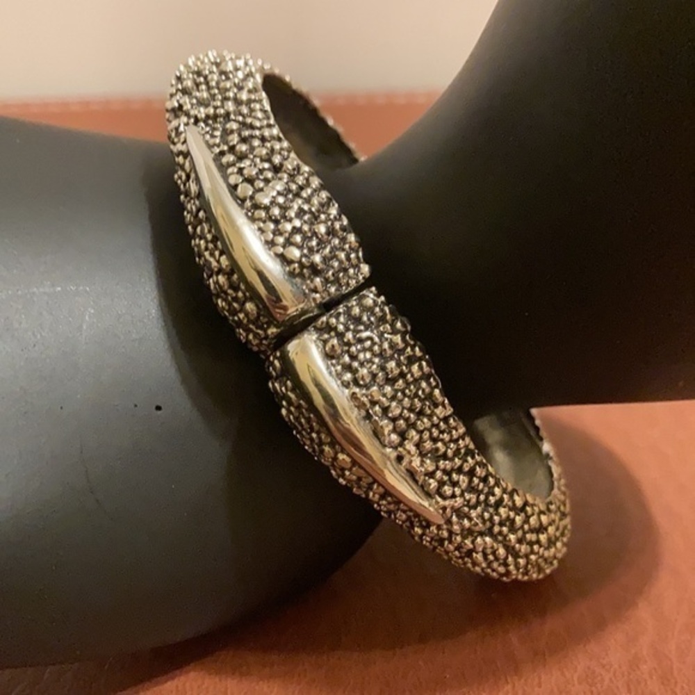 Silver tone nugget hinged magnetic closure bangle
